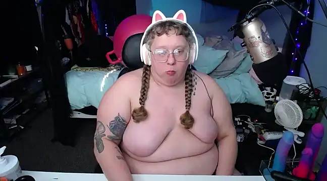 Snapshot of FatVeronica chatting on 26, 2, 2025 FatVeronica online show from 26, 2, 2025