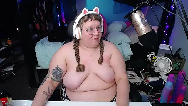 Snapshot of FatVeronica chatting on 3, 3, 2025 FatVeronica online show from 3, 3, 2025