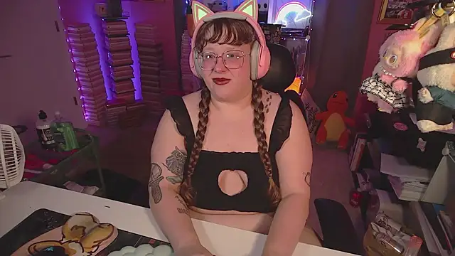 Snapshot of FatVeronica chatting on 24, 6, 2026 FatVeronica online show from 24, 6, 2026