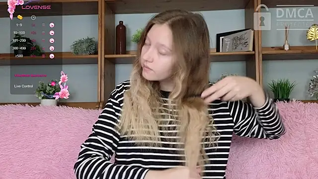 Ksuhesa online show from 5, 10, 2025