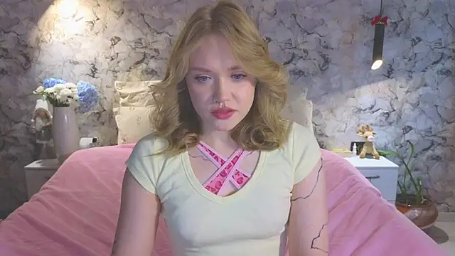 Snapshot of Aurora_Golden1 chatting on 13, 5, 2026 Aurora Golden1 online show from 13, 5, 2026