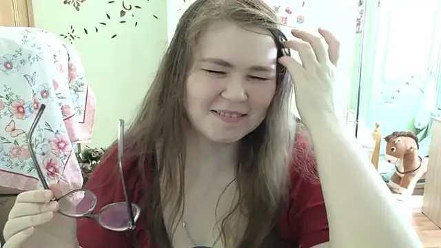 LucyZeph online show from 5, 8, 2026