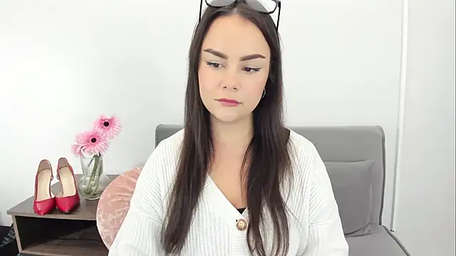 Snapshot of KendalNew chatting on 8, 10, 2025 KendalNew online show from 8, 10, 2025