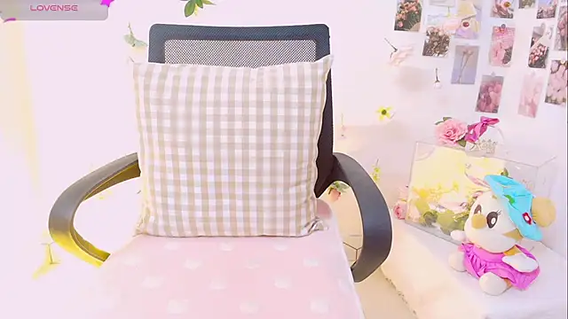 Snapshot of Embez-Damdang chatting on 18, 12, 2024 Embez-Damdang online show from 18, 12, 2024