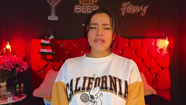 Snapshot of foxxy_nasty chatting on 21, 12, 2024 foxxy nasty online show from 21, 12, 2024