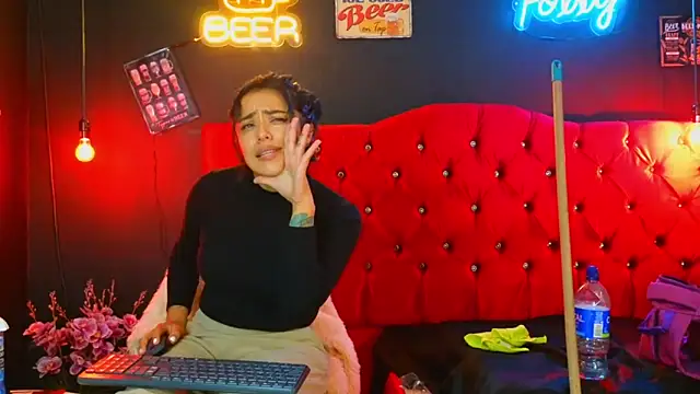 Snapshot of foxxy_nasty chatting on 24, 2, 2025 foxxy nasty online show from 24, 2, 2025