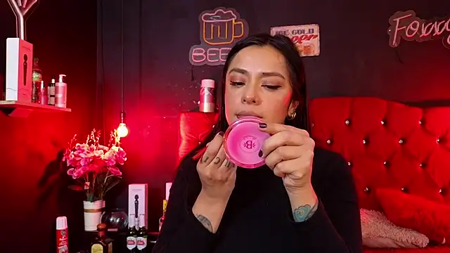 Snapshot of foxxy_nasty chatting on 4, 12, 2025 foxxy nasty online show from 4, 12, 2025