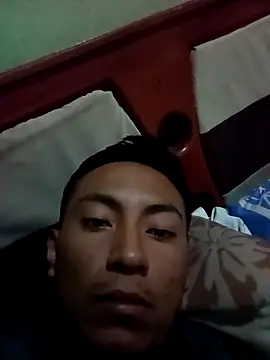 Snapshot of Robertoch chatting on 13, 11, 2025 Robertoch online show from 13, 11, 2025