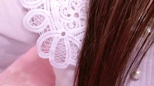 Snapshot of x--Miu--x chatting on 5, 1, 2025 x--Miu--x online show from 5, 1, 2025