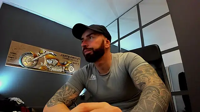 Snapshot of AronGrant chatting on 6, 12, 2024 AronGrant online show from 6, 12, 2024