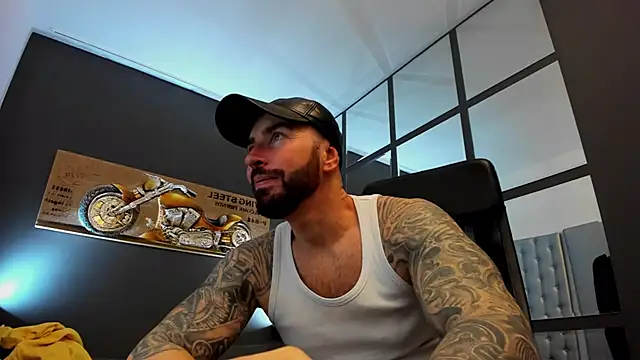 Snapshot of AronGrant chatting on 16, 12, 2024 AronGrant online show from 16, 12, 2024