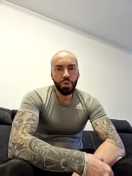 Snapshot of AronGrant chatting on 9, 2, 2025 AronGrant online show from 9, 2, 2025