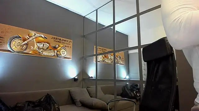 Snapshot of AronGrant chatting on 15, 3, 2025 AronGrant online show from 15, 3, 2025