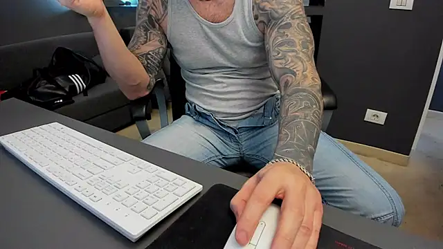 Snapshot of AronGrant chatting on 20, 3, 2025 AronGrant online show from 20, 3, 2025