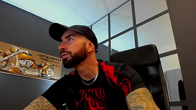 Snapshot of AronGrant chatting on 26, 10, 2025 AronGrant online show from 26, 10, 2025