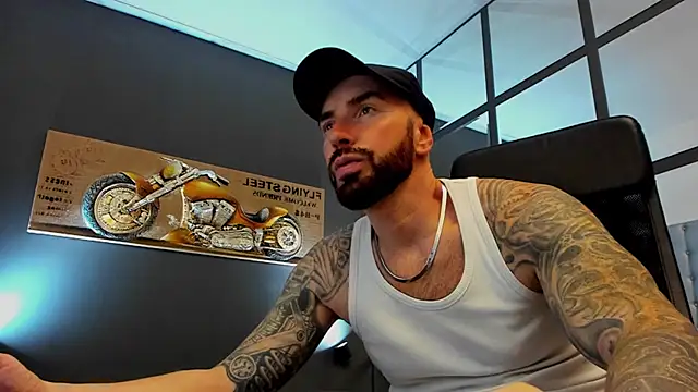 Snapshot of AronGrant chatting on 29, 10, 2025 AronGrant online show from 29, 10, 2025