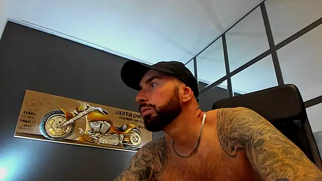 Snapshot of AronGrant chatting on 31, 10, 2025 AronGrant online show from 31, 10, 2025