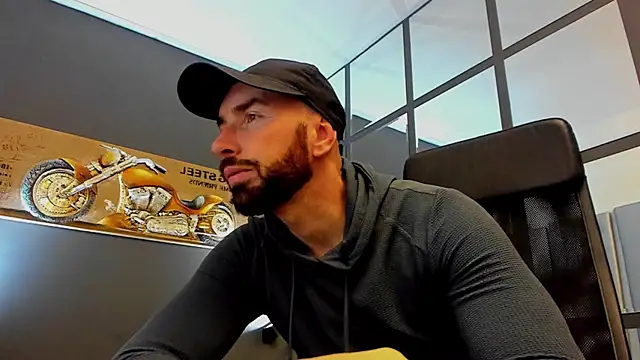 Snapshot of AronGrant chatting on 24, 11, 2025 AronGrant online show from 24, 11, 2025