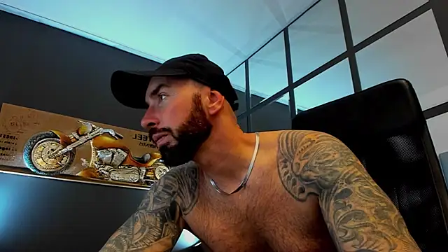 Snapshot of AronGrant chatting on 26, 11, 2025 AronGrant online show from 26, 11, 2025