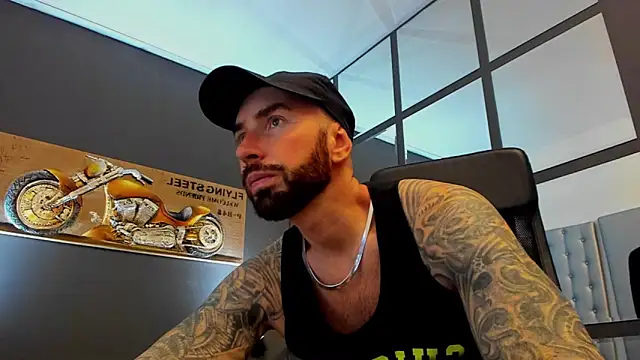 Snapshot of AronGrant chatting on 16, 12, 2025 AronGrant online show from 16, 12, 2025