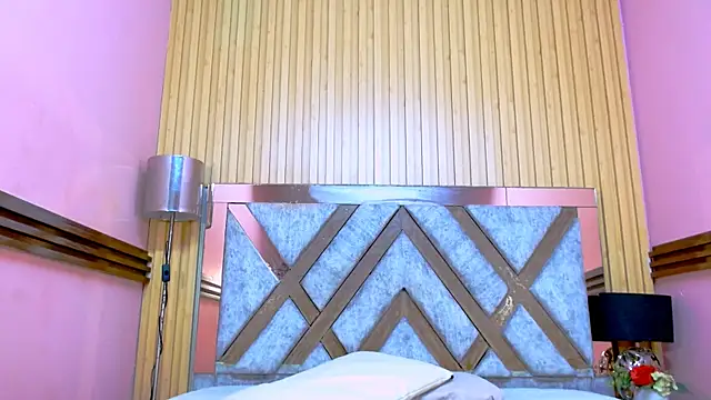 Nicole Ramires online show from 17, 4, 2026