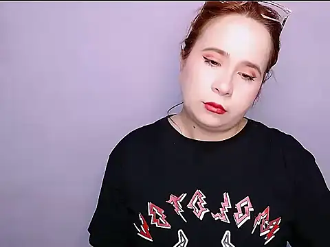 Snapshot of SubLayla01 chatting on 22, 10, 2025 SubLayla01 online show from 22, 10, 2025