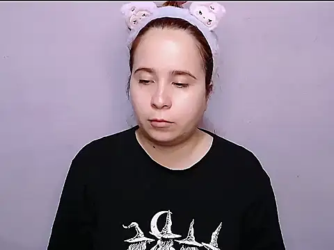 Snapshot of SubLayla01 chatting on 24, 10, 2025 SubLayla01 online show from 24, 10, 2025