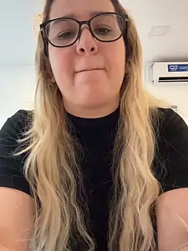 amooraaamoon online show from 11, 3, 2025