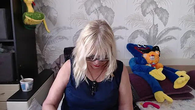 CamDiva113 online show from 20, 3, 2025