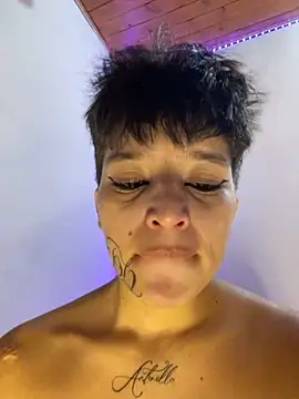 Snapshot of AbbyFtLuna chatting on 9, 3, 2025 AbbyFtLuna online show from 9, 3, 2025