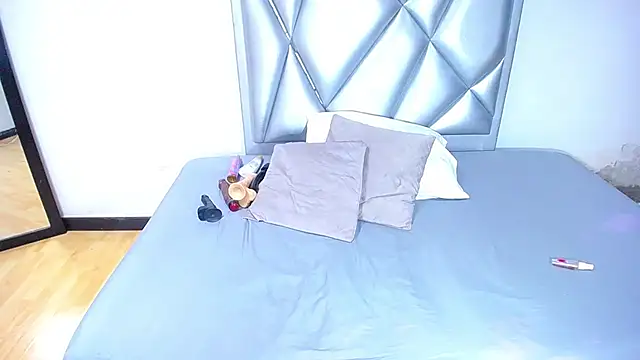 exotic karmella online show from 19, 2, 2025