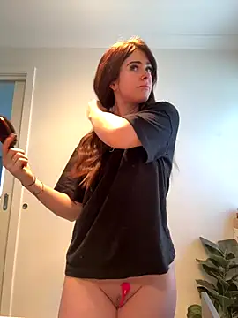 Snapshot of aus_queen chatting on 28, 11, 2025 aus queen online show from 28, 11, 2025