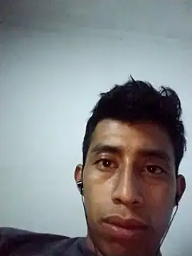 Flaquito pitudo online show from 5, 3, 2025