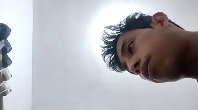 Flaquito pitudo online show from 10, 3, 2025