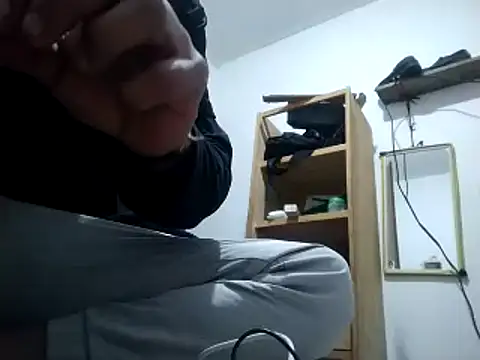 Flaquito pitudo online show from 21, 3, 2025