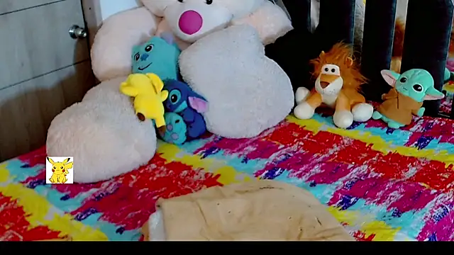 Snapshot of honey_skin chatting on 5, 2, 2025 honey skin online show from 5, 2, 2025