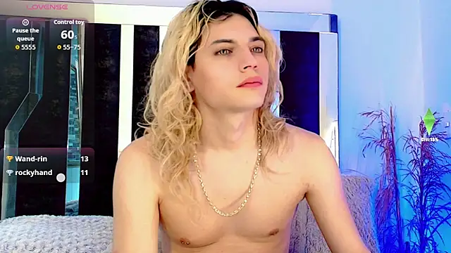 Snapshot of honey_skin chatting on 9, 11, 2025 honey skin online show from 9, 11, 2025