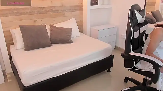 candy summer28 online show from 6, 3, 2026