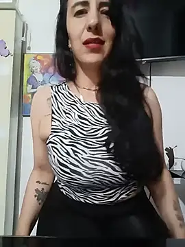 Snapshot of christine-x chatting on 2, 7, 2026 christine-x online show from 2, 7, 2026