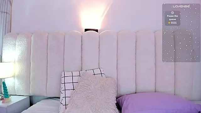 Mia rom11 online show from 21, 2, 2025