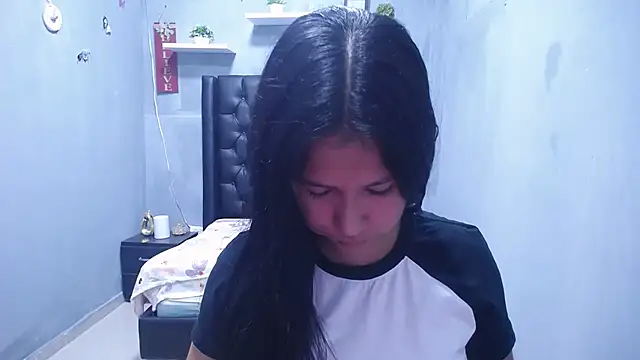 Letty Plugxo online show from 10, 3, 2026