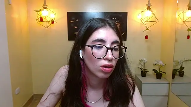 LenaRoses online show from 2, 3, 2025