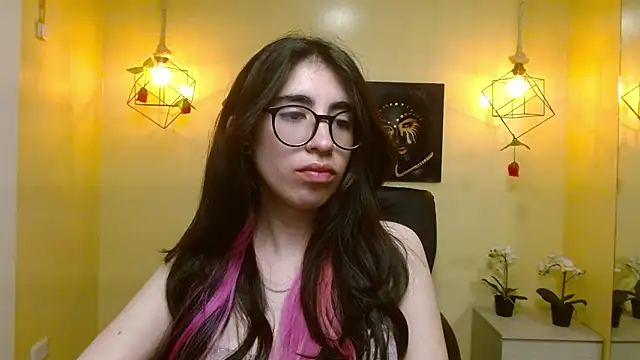 LenaRoses online show from 4, 3, 2025