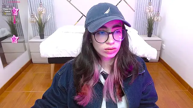 LenaRoses online show from 8, 11, 2025