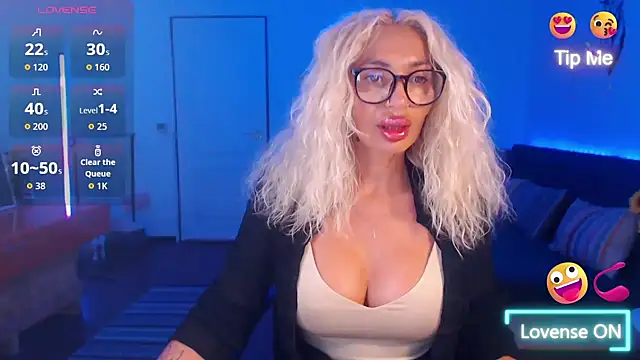 Snapshot of beauty_chl0e chatting on 19, 9, 2025 beauty chl0e online show from 19, 9, 2025