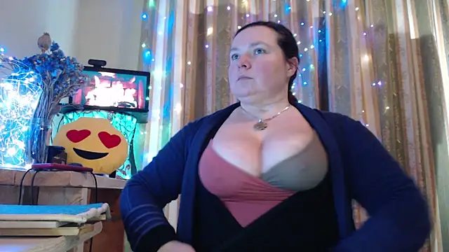 amorelara online show from 11, 2, 2026