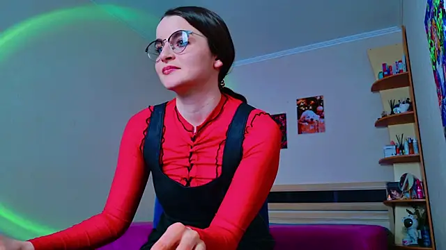 Miss Arwen online show from 7, 2, 2025