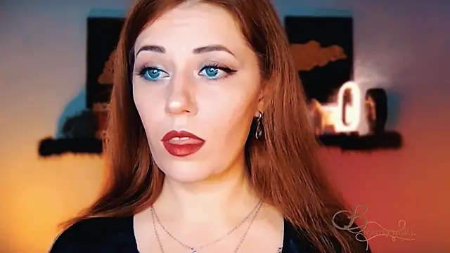 MissBeverlyMills online show from 16, 11, 2025