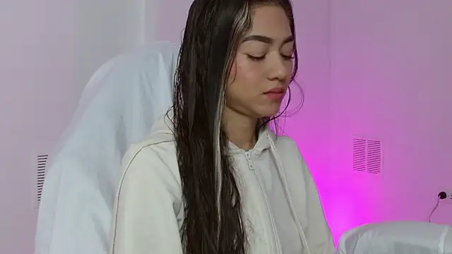 Snapshot of hantonella_ chatting on 20, 12, 2025 hantonella online show from 20, 12, 2025