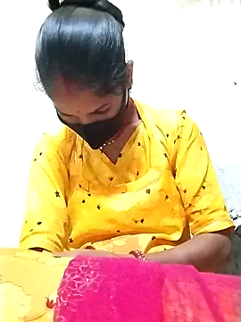 Snapshot of Anushka_Ji chatting on 18, 11, 2025 Anushka Ji online show from 18, 11, 2025